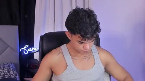 Snapshot of sam_dosantos chatting on 02/01/25, 01:44 llll sammu llll online show from 02/01/25, 01:44