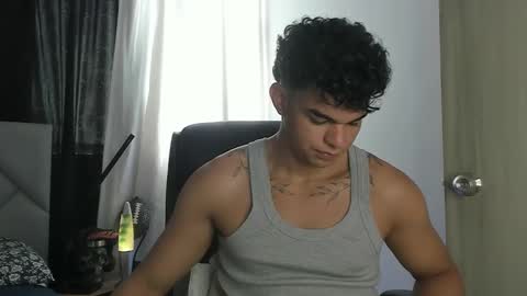 Snapshot of sam_dosantos chatting on 02/12/25, 04:44 llll sammu llll online show from 02/12/25, 04:44