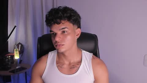 Snapshot of sam_dosantos chatting on 02/13/25, 01:40 llll sammu llll online show from 02/13/25, 01:40