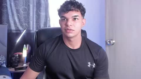Snapshot of sam_dosantos chatting on 02/14/25, 04:31 llll sammu llll online show from 02/14/25, 04:31