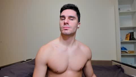 Snapshot of sam_huston18 chatting on 01/09/25, 12:25 BACK IN 2 WEEKS online show from 01/09/25, 12:25