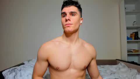 Snapshot of sam_huston18 chatting on 01/27/25, 10:27 BACK IN 2 WEEKS online show from 01/27/25, 10:27