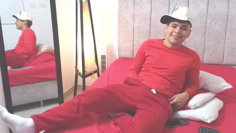 Snapshot of sam_tnt9 chatting on 02/25/26, 02:32 sam_tnt9 online show from 02/25/26, 02:32