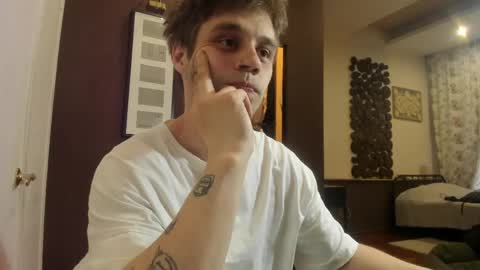 Snapshot of sam_w__ chatting on 06/05/26, 05:29 Sam online show from 06/05/26, 05:29