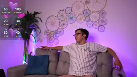 Snapshot of sam_y_sen chatting on 12/06/24, 10:52 Sam Y Sen online show from 12/06/24, 10:52