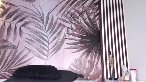 Snapshot of samaantha_white_ chatting on 03/07/25, 11:29 Samaantha online show from 03/07/25, 11:29