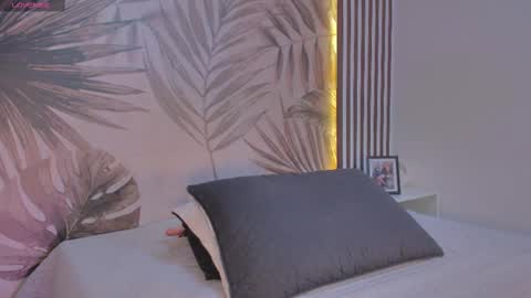 Snapshot of samaantha_white_ chatting on 10/03/25, 11:51 Samaantha online show from 10/03/25, 11:51