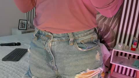 Snapshot of samaantha_white_ chatting on 10/13/25, 11:54 Samaantha online show from 10/13/25, 11:54