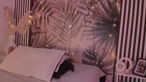 Snapshot of samaantha_white_ chatting on 11/26/25, 11:55 Samaantha online show from 11/26/25, 11:55