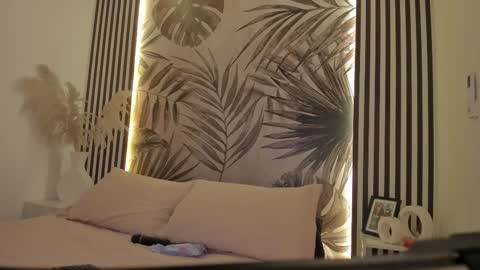 Snapshot of samaantha_white_ chatting on 03/24/26, 11:37 Samaantha online show from 03/24/26, 11:37