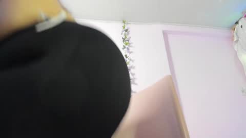 Samanta online show from 01/04/25, 02:14