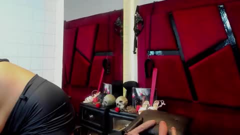 Samanta online show from 12/17/25, 07:20