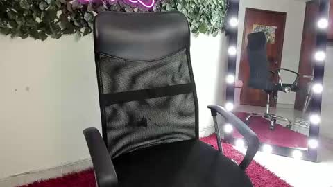 samantaortiz_ online show from 11/17/25, 07:19