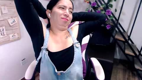 Snapshot of samantha2girl chatting on 03/26/26, 04:56 samantha online show from 03/26/26, 04:56