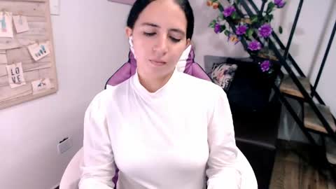 Snapshot of samantha2girl chatting on 04/16/26, 09:39 samantha online show from 04/16/26, 09:39