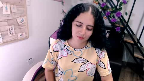 Snapshot of samantha2girl chatting on 04/18/26, 06:34 samantha online show from 04/18/26, 06:34