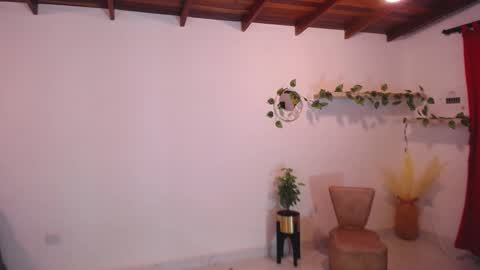 Snapshot of samantha46 chatting on 02/25/26, 01:48 Samy online show from 02/25/26, 01:48