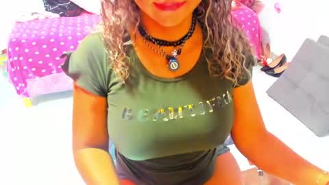 Snapshot of samantha__smile__ chatting on 07/05/26, 10:11 Samanthasmile online show from 07/05/26, 10:11