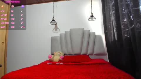 Snapshot of samantha__wilson chatting on 10/21/25, 12:06 Samantha online show from 10/21/25, 12:06