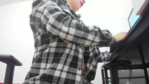 Snapshot of samantha__wilson chatting on 12/15/25, 11:25 Samantha online show from 12/15/25, 11:25