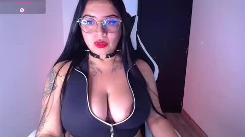 Snapshot of samantha_devil_ chatting on 01/07/26, 11:29 Samanta online show from 01/07/26, 11:29