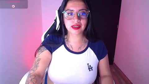 Snapshot of samantha_devil_ chatting on 02/01/26, 04:22 Samanta online show from 02/01/26, 04:22