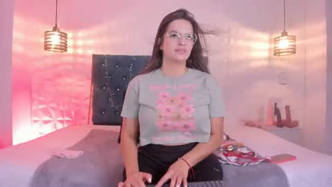 Snapshot of samantha_foxyy chatting on 06/29/26, 11:21 samantha_foxyy online show from 06/29/26, 11:21