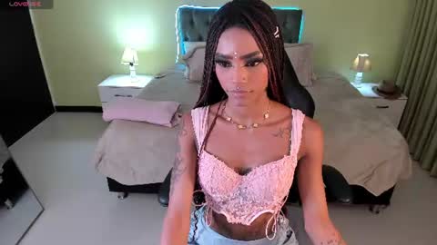 Snapshot of samantha_spike chatting on 06/17/26, 01:30 Samantha online show from 06/17/26, 01:30