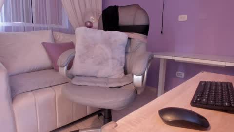 samantha_thompsoon online show from 06/08/26, 09:48