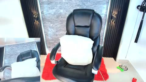 Samantha online show from 01/17/25, 01:56