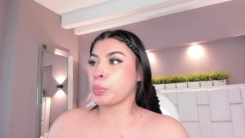 Snapshot of samanthaa_22_ chatting on 01/09/25, 09:59 Samanthaa online show from 01/09/25, 09:59