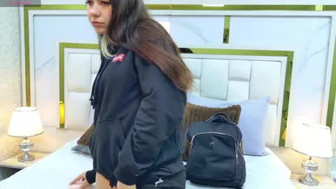 samanthaa_sm online show from 04/27/26, 02:53