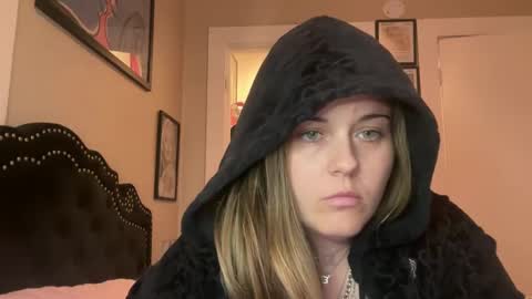 Snapshot of samanthafever chatting on 10/14/25, 08:04 samanthafever online show from 10/14/25, 08:04