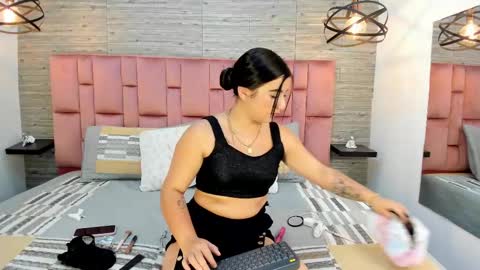 Samantha online show from 01/24/25, 06:56