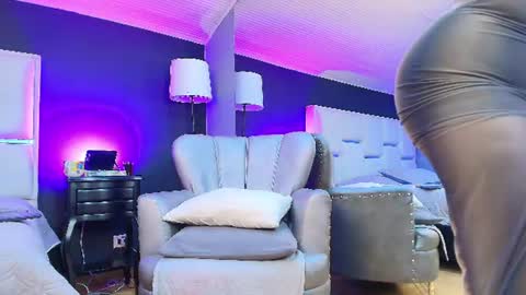 Snapshot of samanthamilf__ chatting on 06/10/26, 07:57 Samanta online show from 06/10/26, 07:57