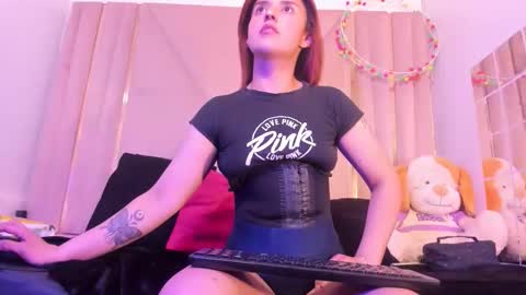 Snapshot of samanthamoonsx chatting on 04/23/26, 11:07 Samantha online show from 04/23/26, 11:07