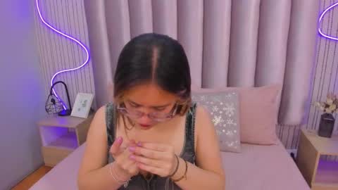 Alejandra  online show from 11/14/25, 12:04