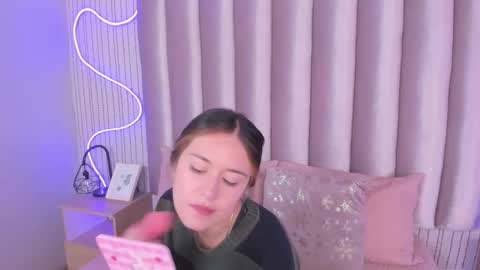 Alejandra  online show from 11/22/25, 12:15