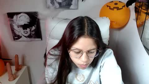 Samantha online show from 10/28/25, 02:42