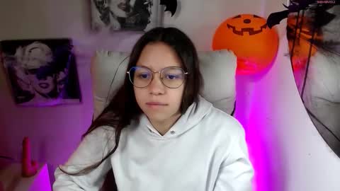 Samantha online show from 10/29/25, 03:14