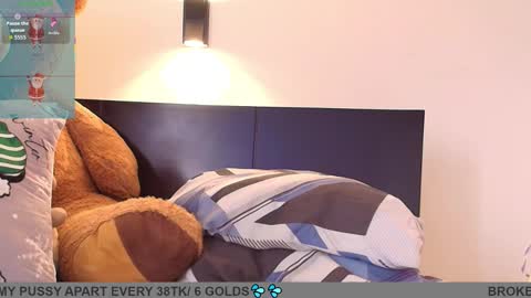 Snapshot of samantta98 chatting on 11/28/25, 01:14 SAMMY online show from 11/28/25, 01:14