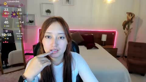 samara_hilton_2 online show from 09/23/25, 07:06