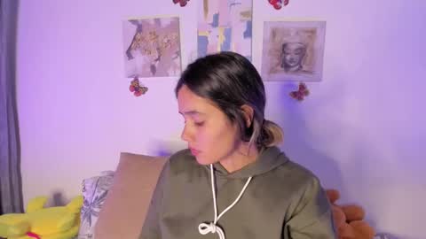 Samara is my name a pleasure delighted that you are here leave your thumb up it is important to me online show from 01/25/25, 04:13