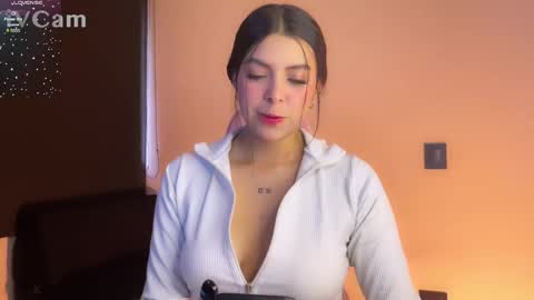 Snapshot of samara_lam chatting on 01/05/25, 01:15 Sammy  online show from 01/05/25, 01:15