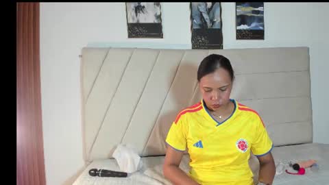 samaraa_smith1 online show from 06/23/26, 12:14