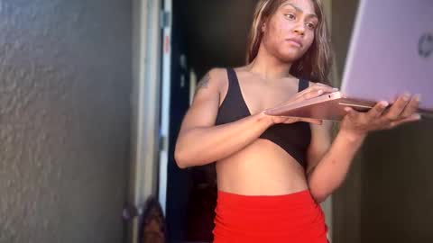 Yaya online show from 03/11/25, 10:42