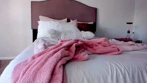 Yaya online show from 10/22/25, 11:04