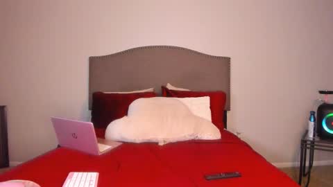 Yaya online show from 12/04/25, 03:49