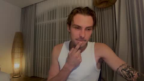 Snapshot of samblitzy chatting on 07/12/26, 09:50 samblitzy online show from 07/12/26, 09:50