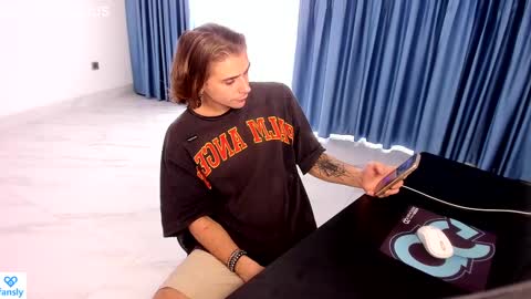 Snapshot of samgorgeous chatting on 02/17/25, 10:29 Fansly - Top4fans online show from 02/17/25, 10:29